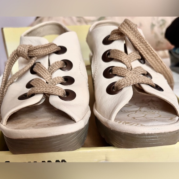 Fly London Ylva Sandals Off White Size 39 (US 8.5 - 9) - Picture 10 of 11
